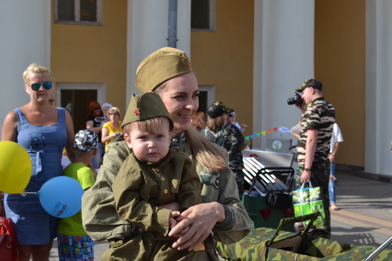 В Тамбове прошел парад колясок "Победа глазами детей"
