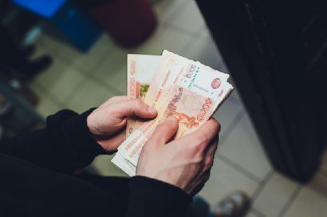 Россияне смогут менять купюры на сумму до 40 тысяч рублей без паспорта