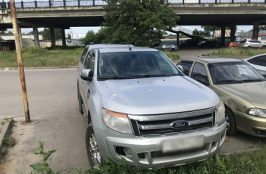 Житель Тамбова без причины повредил чужой автомобиль
