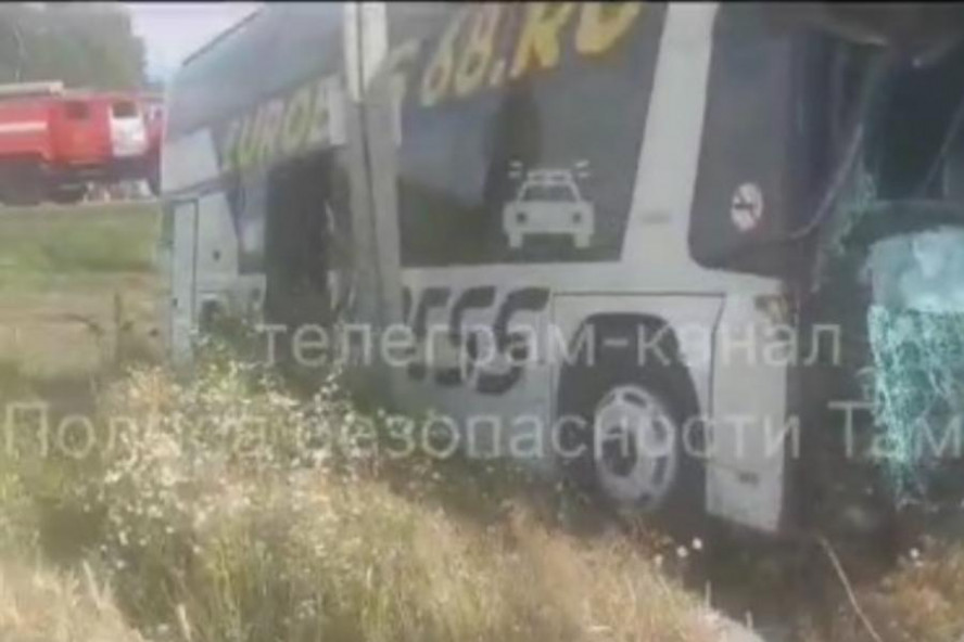 Автобус с тамбовскими туристами слетел с дороги в кювет