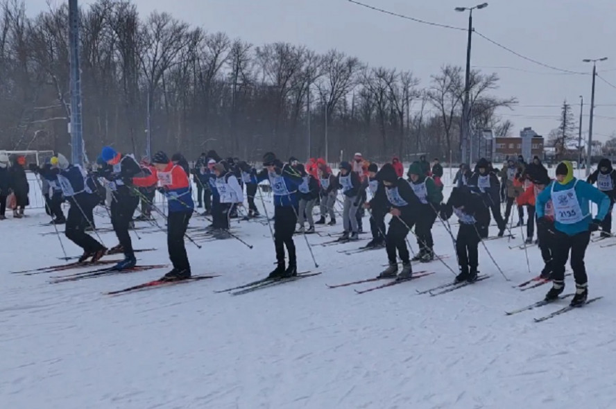 Более ста педагогов и студентов Тамбовской области приняли участие в лыжных гонках