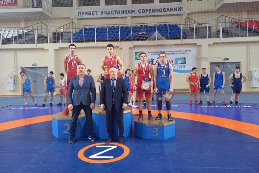 Тамбовчане завоевали медали на первенстве ЦФО по греко-римской борьбе