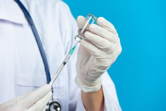 Минздрав РФ отменил обязательную вакцинацию от коронавируса