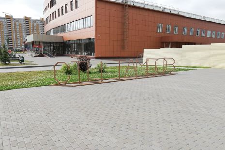 Возле СТЦ "Тамбов" установили велопарковку