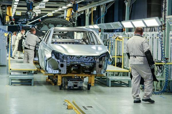 АвтоВАЗ начнёт производство новых автомобилей "Лада" дороже 1 млн рублей