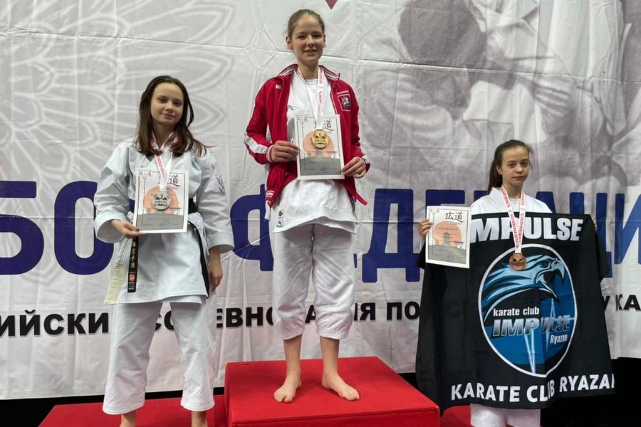Каратисты из Тамбова завоевали десять медалей на всероссийских соревнованиях