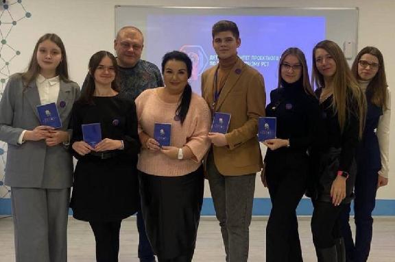 Тамбовские школьники одни из первых в России получили туристические паспорта