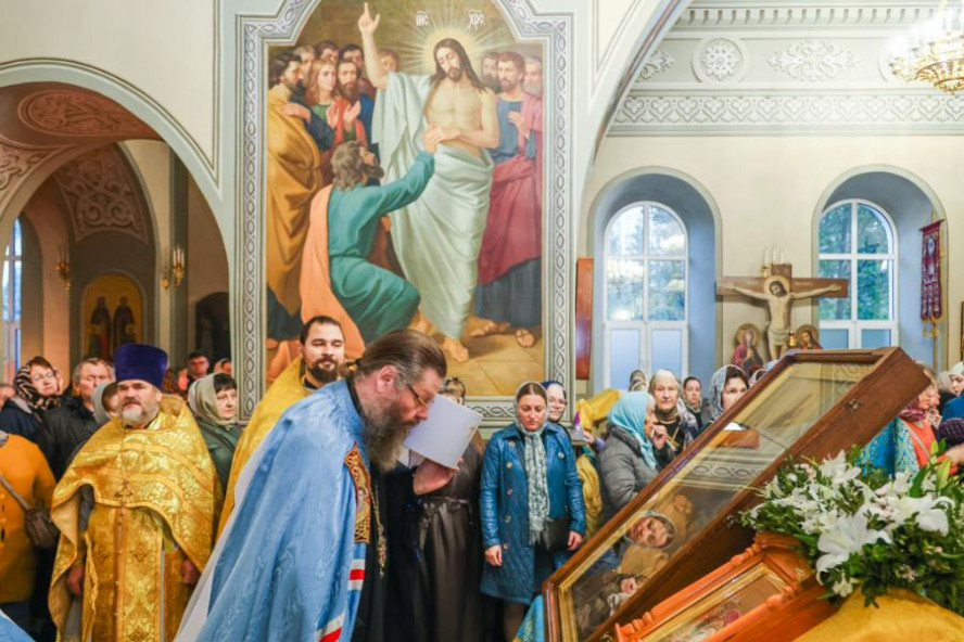 В Тамбов доставили мироточивую икону Божией Матери "Всех скорбящих Радость"