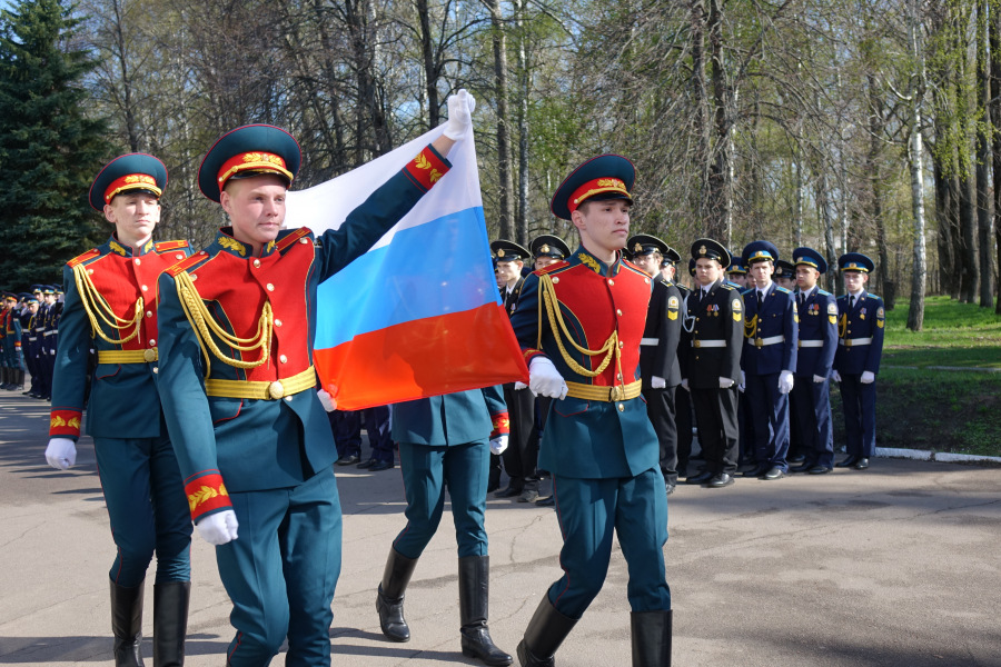 Тамбовские кадеты первыми в области начали учебную неделю с поднятия государственного флага