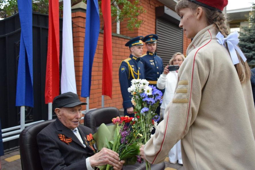 В Тамбове для ветеранов устроили концерты на дому в честь Дня Победы