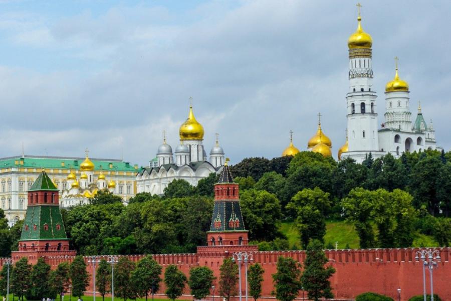 Кремль опроверг данные об ограничениях для непривитых чиновников