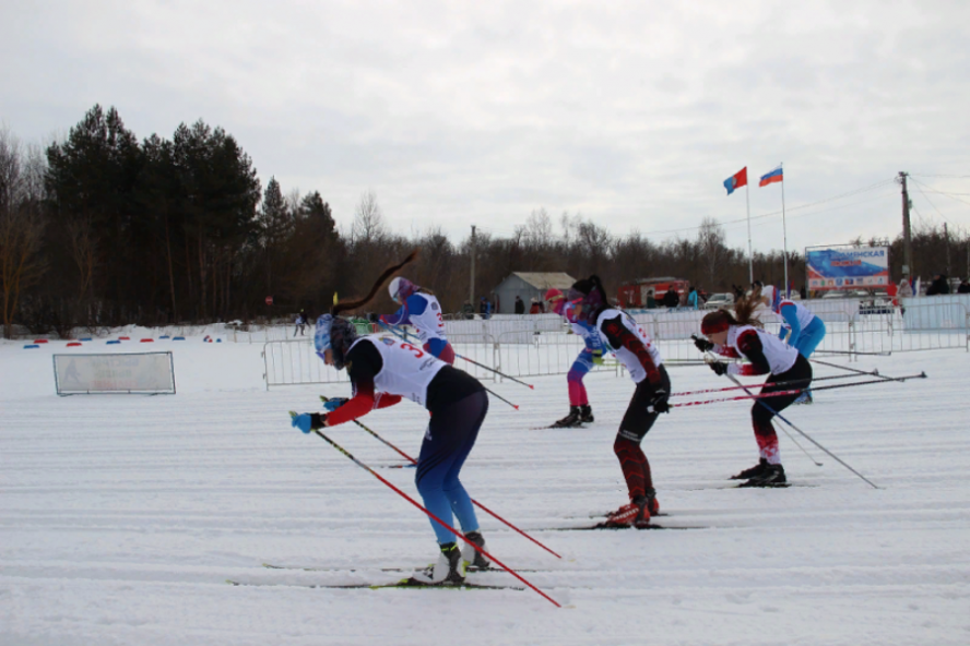 В Знаменке прошли областные соревнования по лыжным гонкам