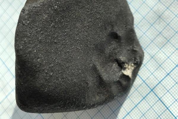 Метеорит, упавший на дом в Тамбовской области, передан в музей