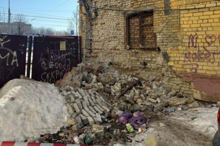 В Тамбове в многоквартирном доме на Моршанском шоссе рухнула часть стены