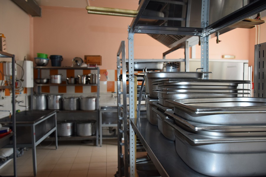 В детских садах Тамбовской области использовали посуду с отколотой эмалью
