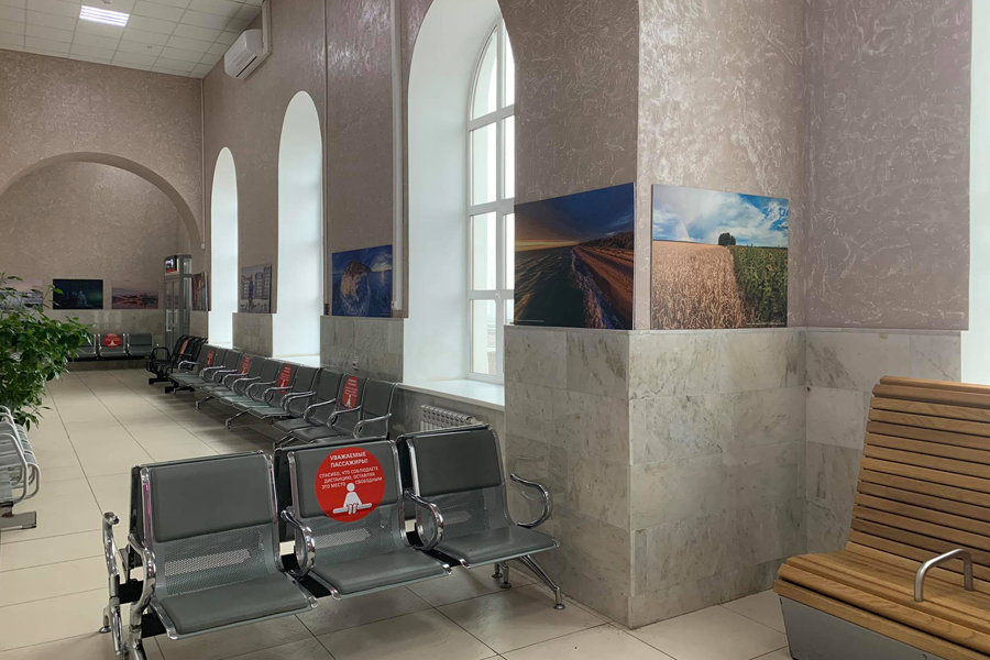 Железнодорожный вокзал Тамбова украсили фотографии России
