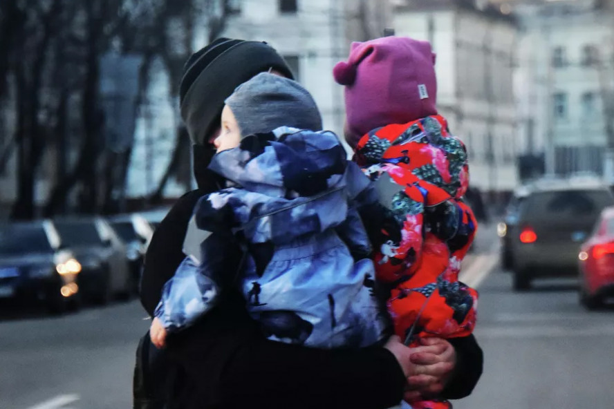 В России могут признать семьи с двумя детьми многодетными