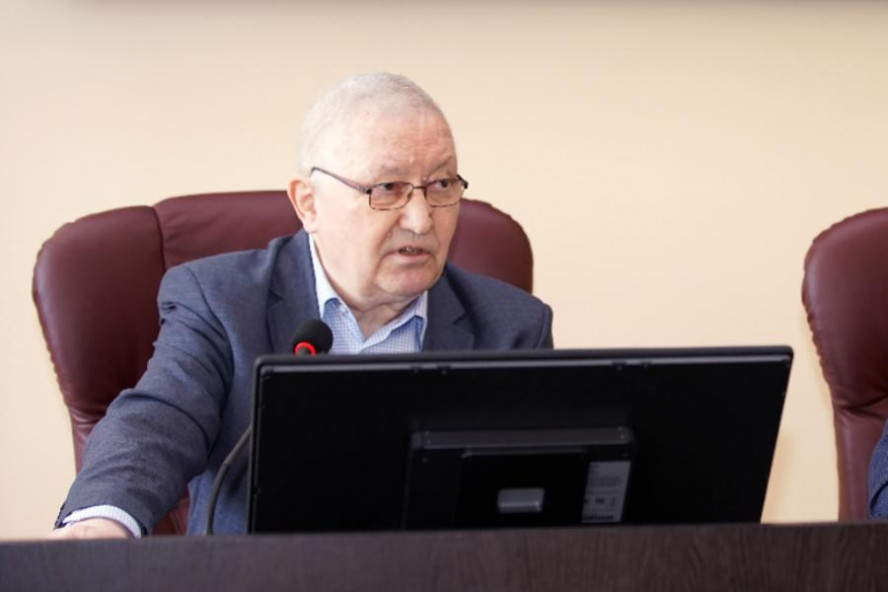 Экс-губернатор Тамбовской области Олег Бетин написал книгу о продуктовых подкомплексах