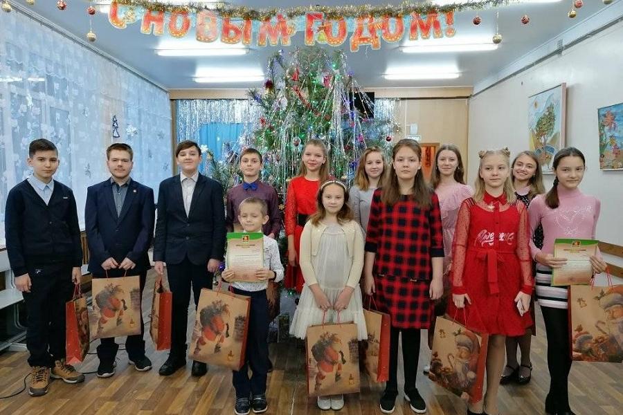 Дети Котовска получили новогодние подарки от муниципалитета