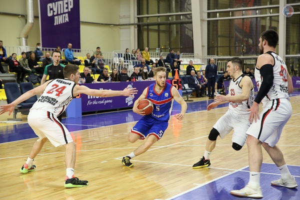 Баскетбольный клуб "Тамбов" вышел в плей-офф с первого места