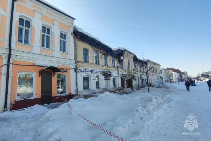 В Тамбове на Коммунальной обрушилась крыша дома