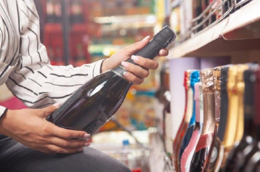 В Тамбовской области продавца магазина поймали на повторной продаже алкоголя подростку