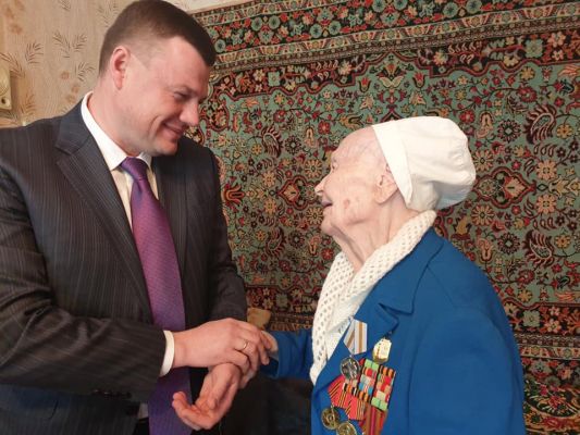 Александр Никитин поздравил ветерана с очередной годовщиной снятия блокады Ленинграда