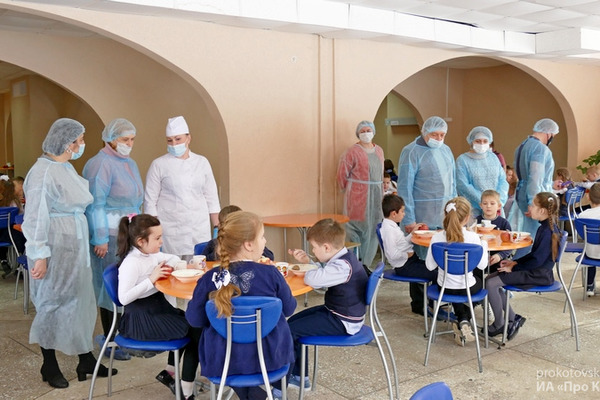 В Котовске родительский контроль проверил школьные горячие обеды