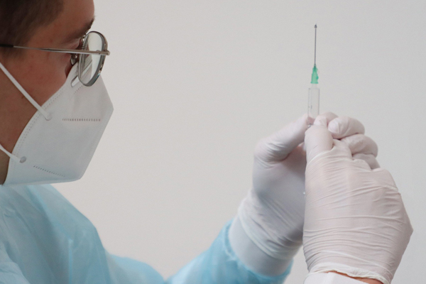 Минздрав зарегистрировал ещё одну вакцину от коронавируса