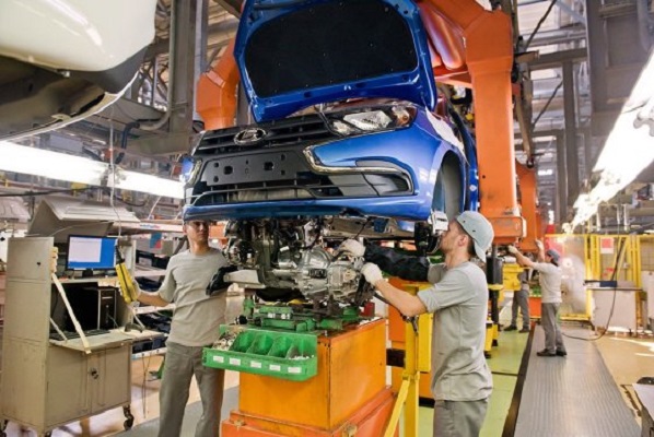 "АвтоВАЗ" начал выпуск Lada Granta без электроусилителя руля