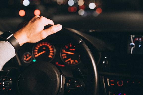 Тамбовским водителям напомнили о правилах вождения в тёмное время суток