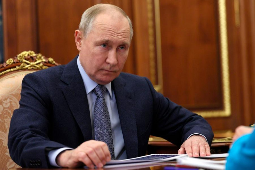 Владимир Путин выступил против использования материнского капитала для покупки автомобиля
