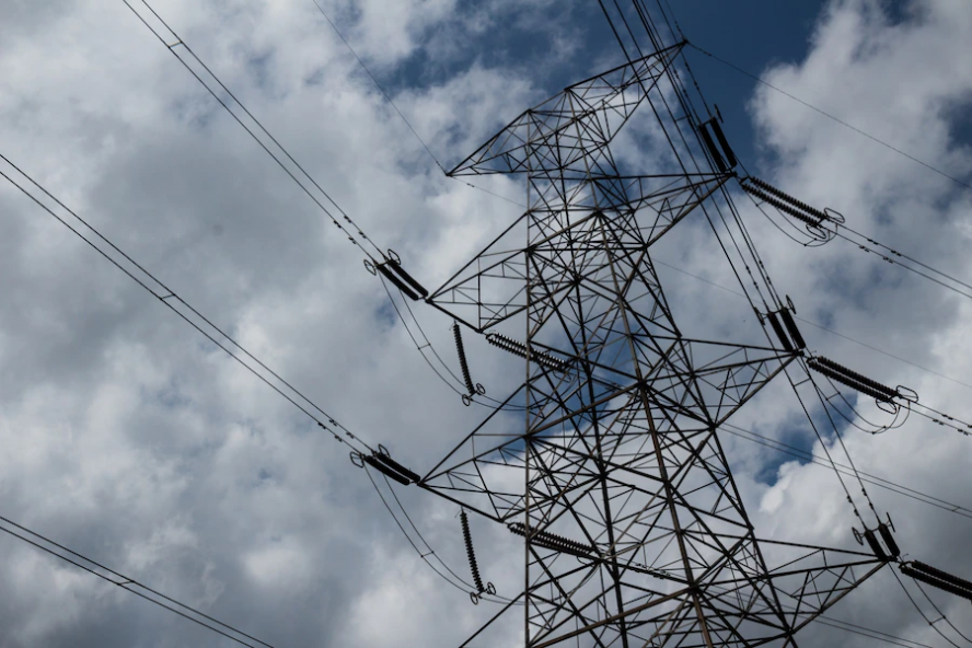 На западе Тамбова из-за сильного ветра произошло отключение электроэнергии