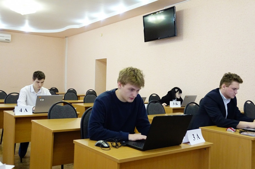 В Тамбовской области прошёл тренировочный ЕГЭ для школьников