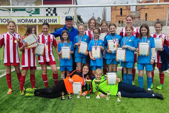 Женские команды "Академии футбола" выиграли турнир в Орловской области