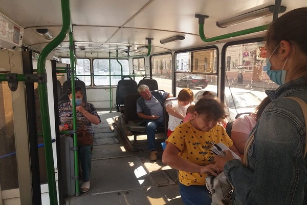 Пассажиров общественного транспорта в Тамбове проверяют на наличие масок