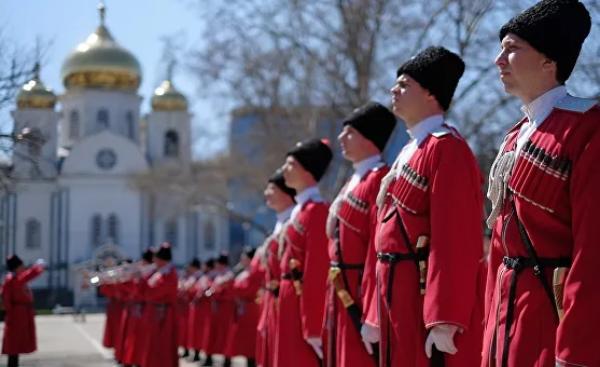 Российским казакам запретили целовать кресты и иконы