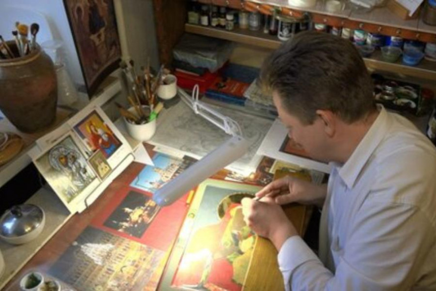 В Тамбове откроется выставка художника-иконописца, рисующего с помощью желтка куриного яйца и малахитов