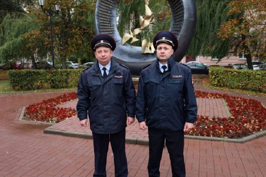 Двое тамбовских участковых награждены медалями МЧС России "За спасение на пожаре"