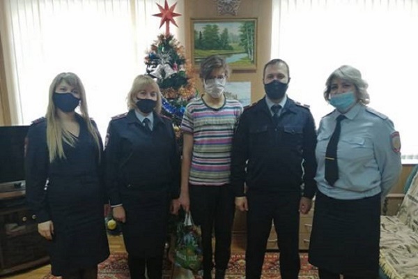В Тамбовской области полицейские поздравили несовершеннолетних правонарушителей