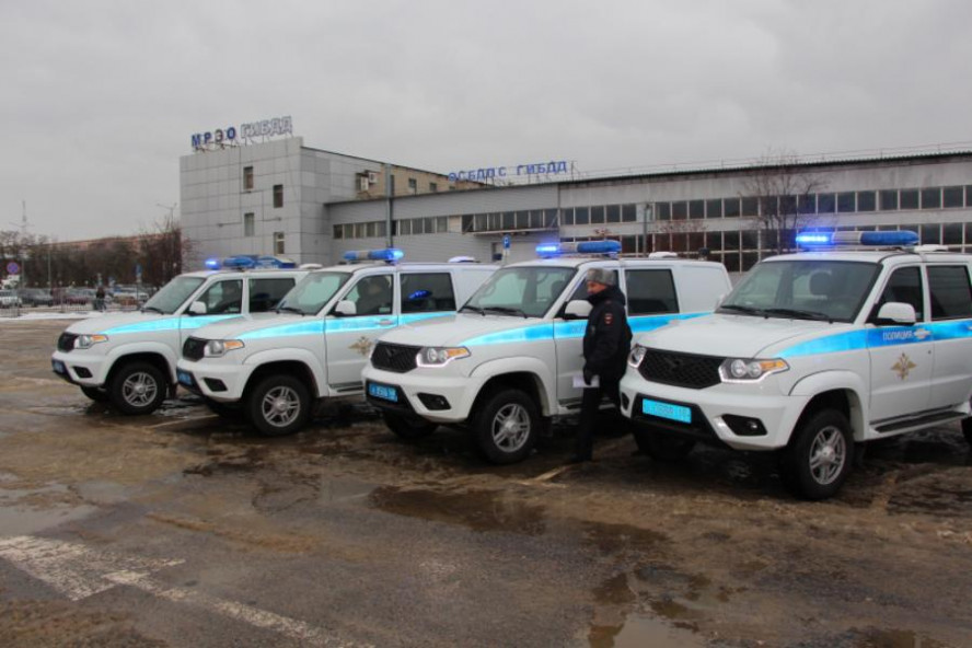 Полицейские Тамбовской области получили 8 новых внедорожников