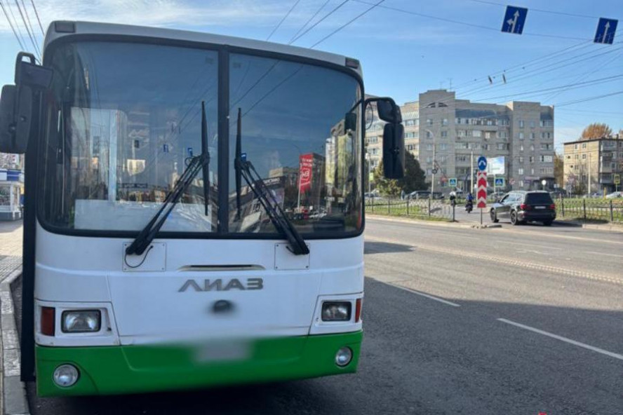В Тамбове 15-летняя девушка получила травмы в автобусе