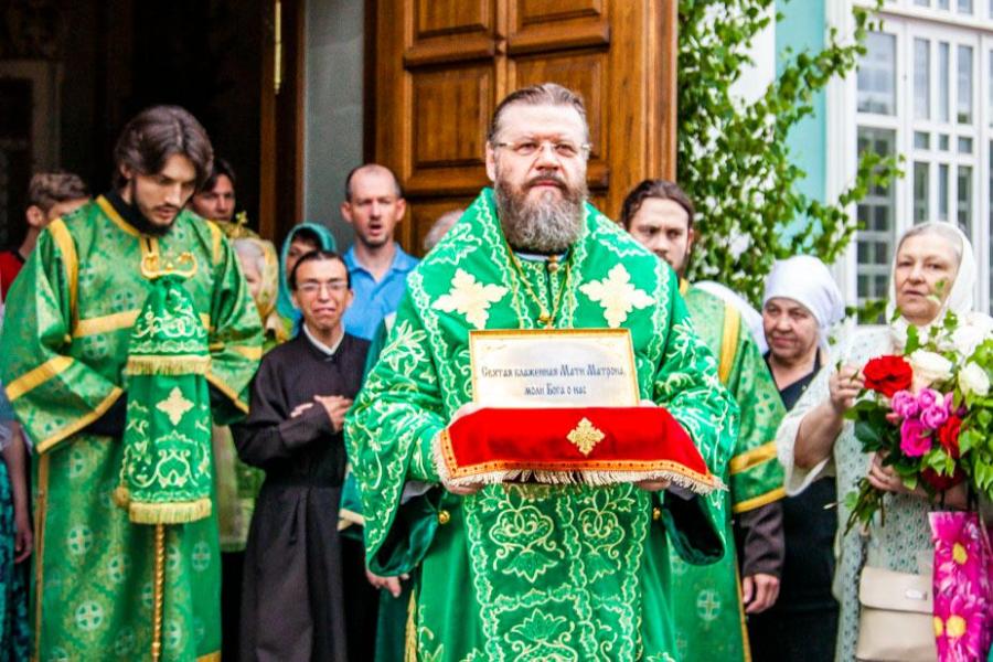 В Тамбове в день Святой Троицы проводили мощи блаженной Матроны Московской