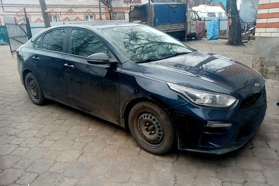 У тамбовчанина за долги забрали "KIA Cerato"