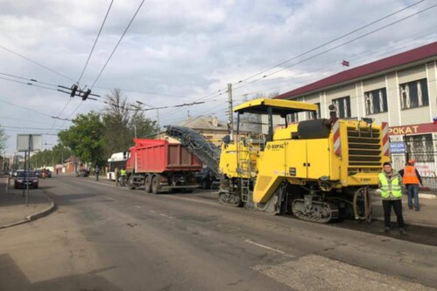  В Тамбове за 80 млн рублей ремонтируют дорогу на улице Чичканова