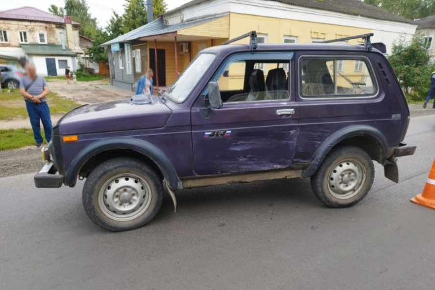 В Тамбовской области "Лада Гранта" не пропустила "ВАЗ-21214": есть пострадавший