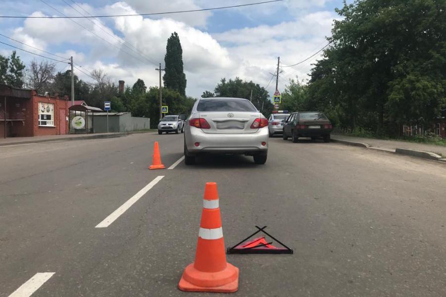 В Мичуринске водитель иномарки сбил выбежавшую на дорогу 3-летнюю девочку