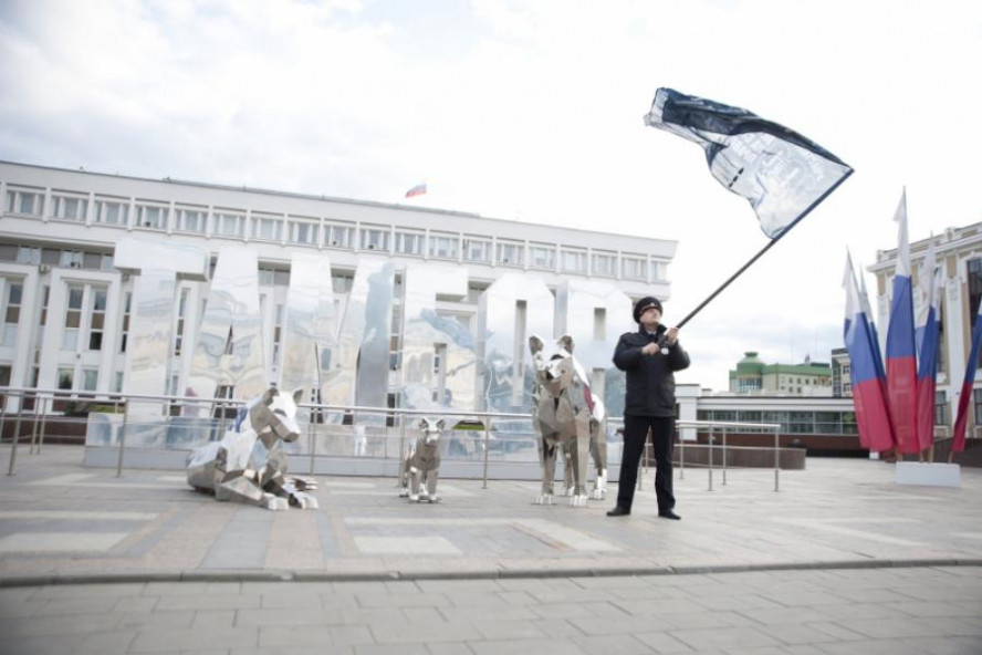 Тамбовские полицейские приняли участие в эстафете передачи флага от липецких коллег
