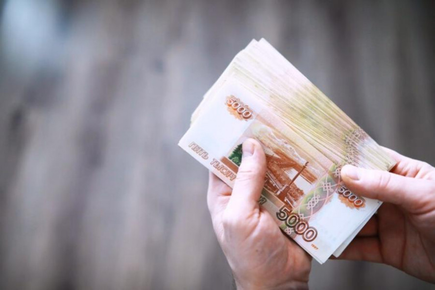Треть россиян хранят деньги дома