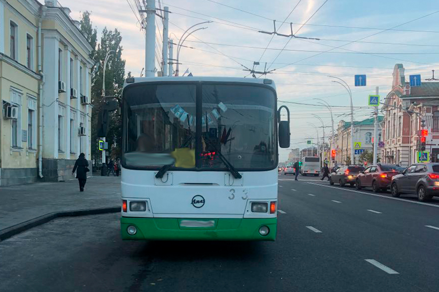 В Тамбове пенсионерка упала в автобусе из-за манёвра водителя